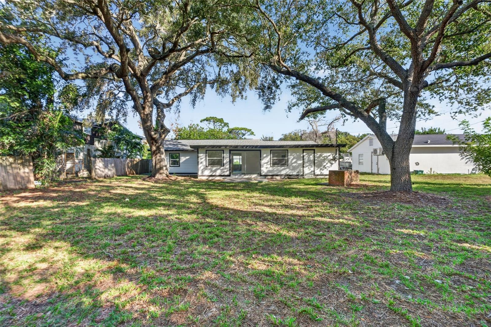 835 POINSETTIA AVENUE, Tarpon Springs, FL 34689