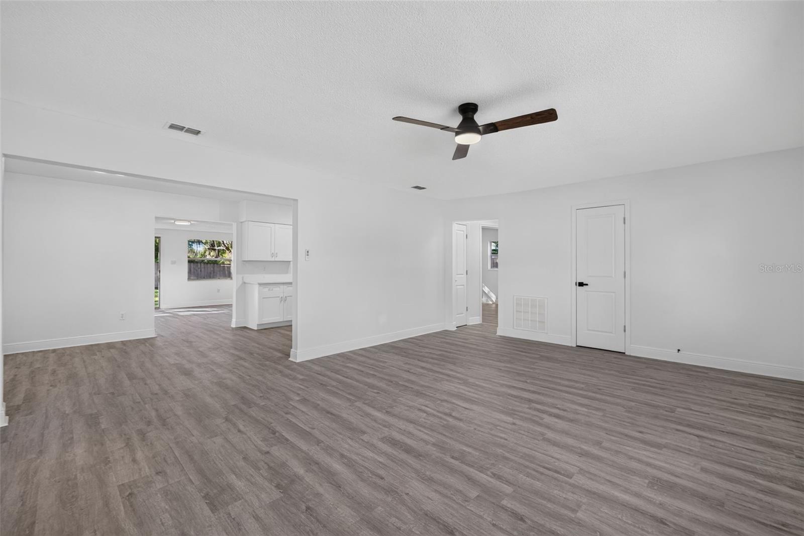 835 POINSETTIA AVENUE, Tarpon Springs, FL 34689