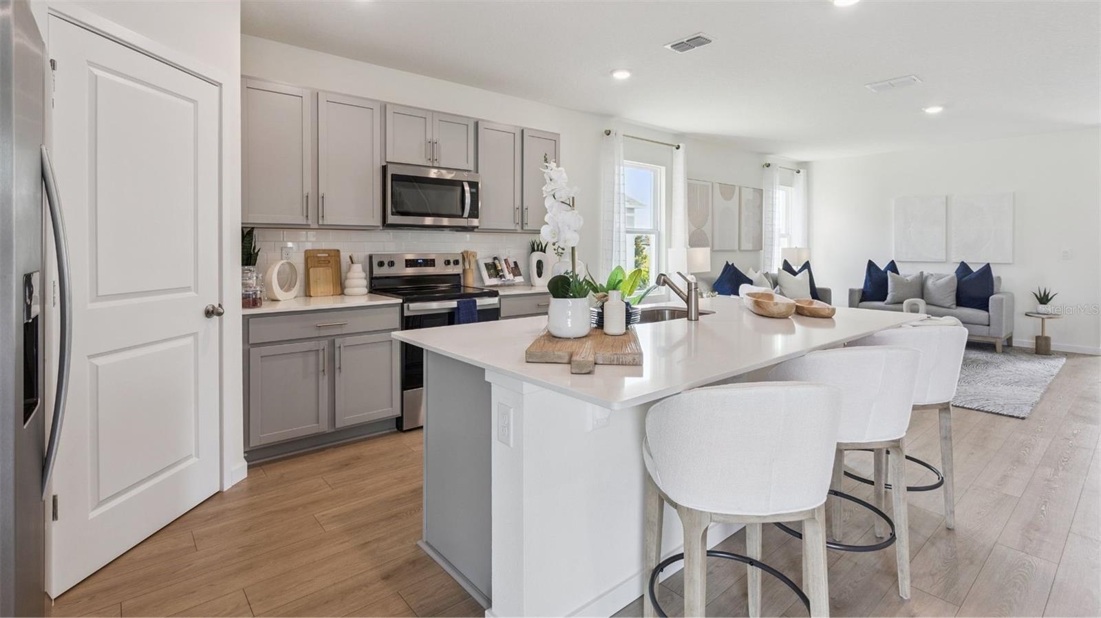 6678 SCRUB HICKERY AVENUE, Apopka, FL 32712 6678 SCRUB HICKERY AVENUE, Apopka, FL 32712