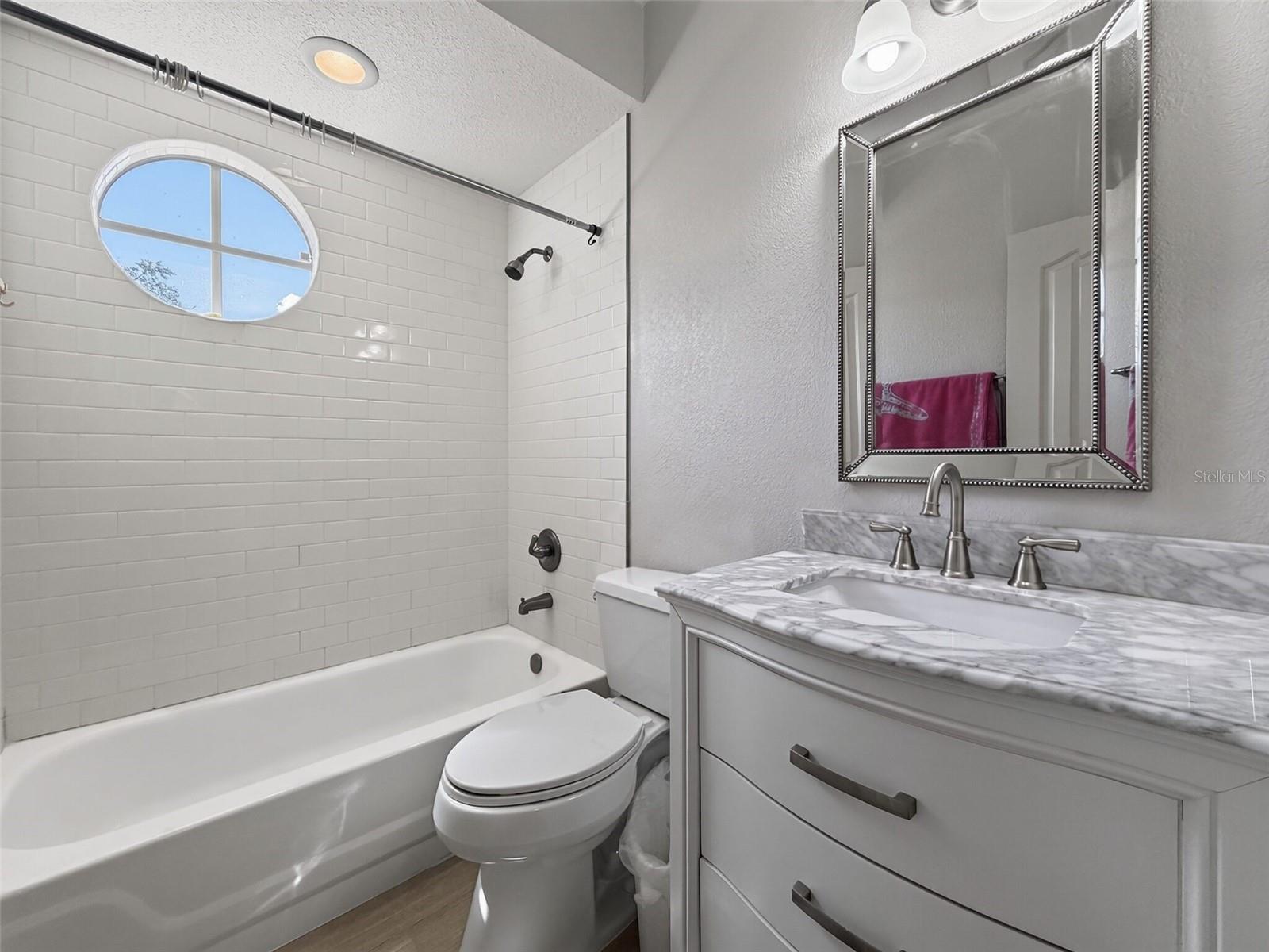 Jack & Jill bath