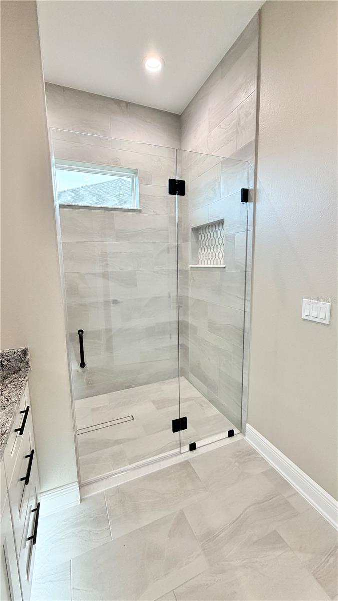 Full Bathroom 2 En Suite