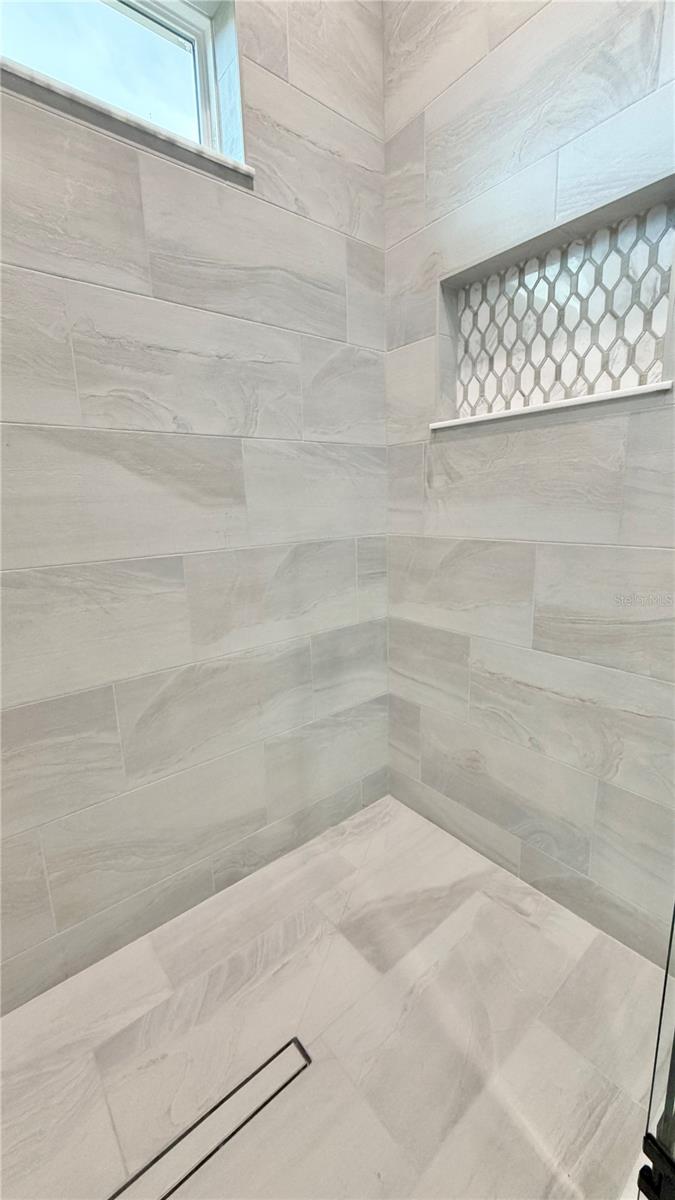 Full Bathroom 2 En Suite