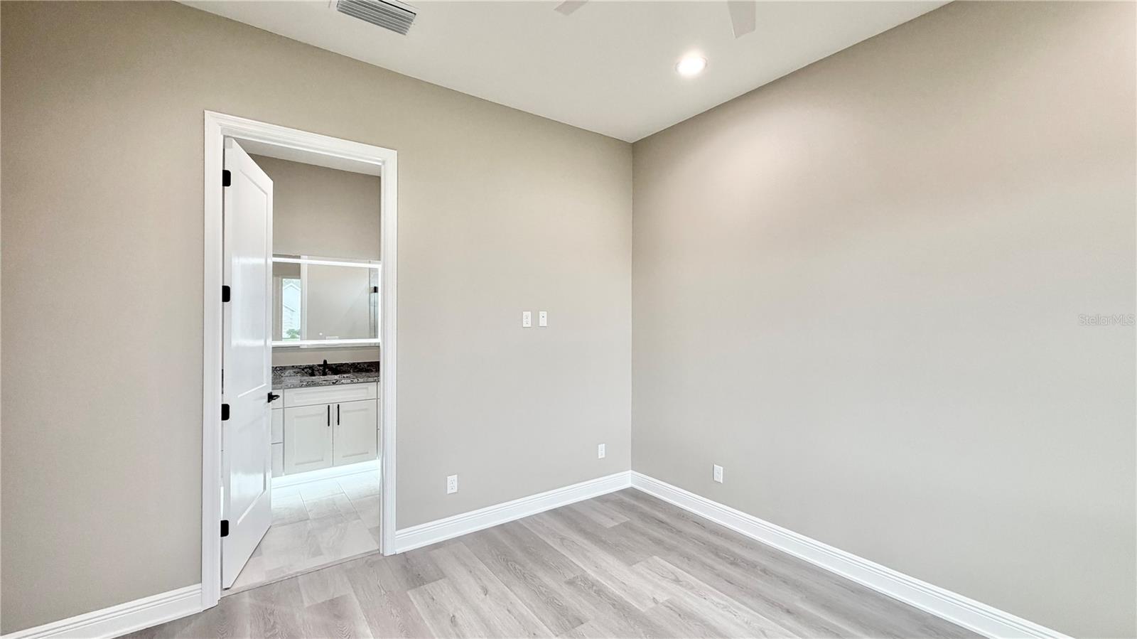 Bedroom 2 (En Suite)