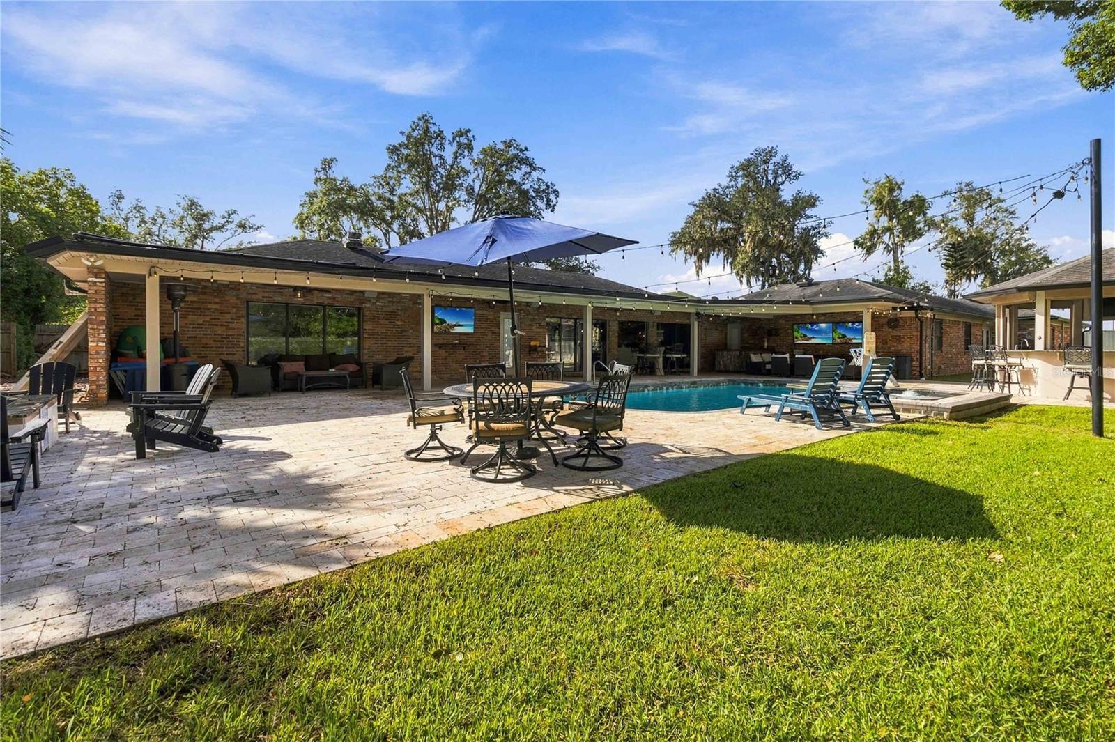111 PINE TREE LANE, Altamonte Springs, FL 32714