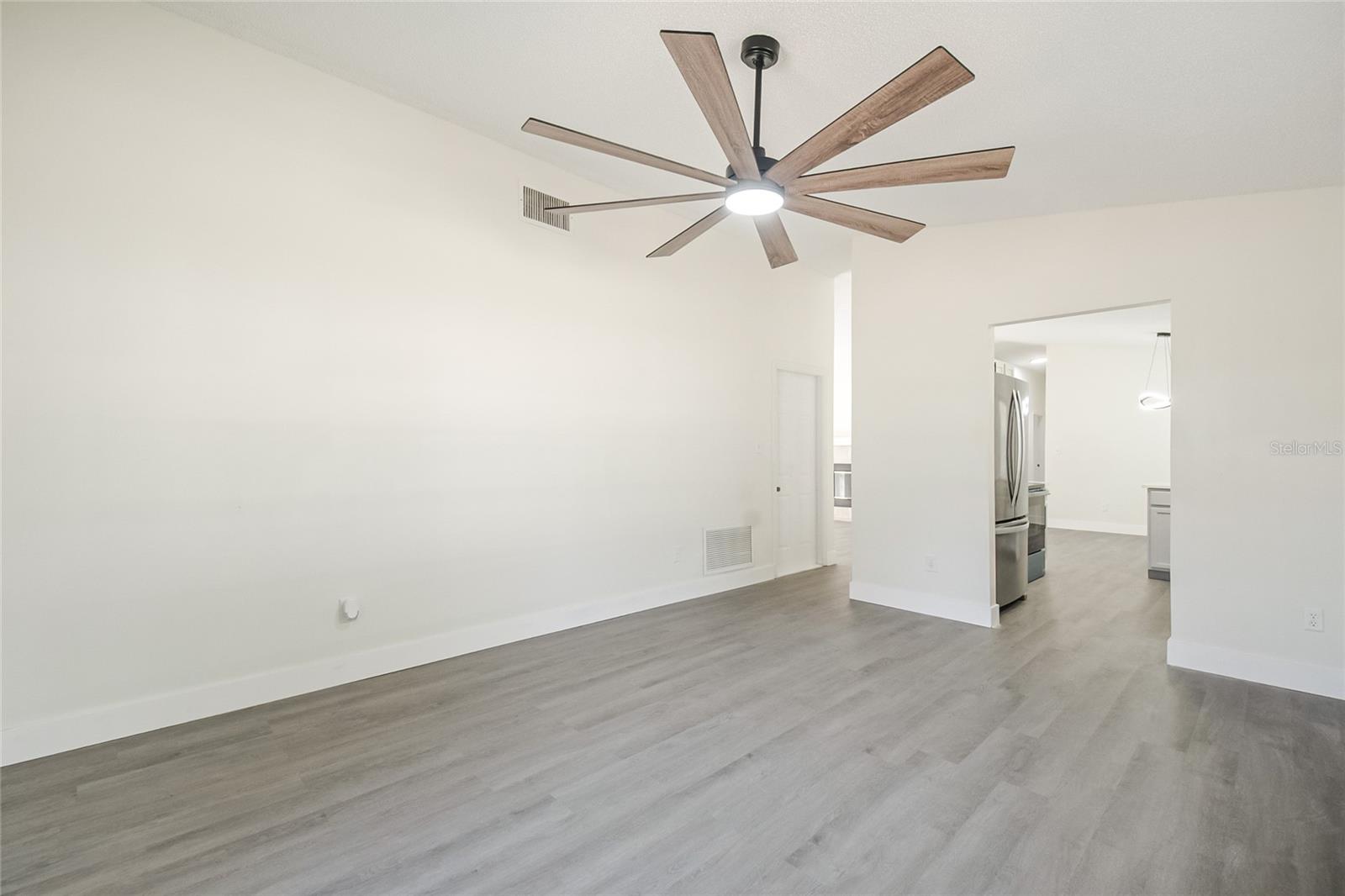 109 N FAULKNER AVENUE, Leesburg, FL 34748