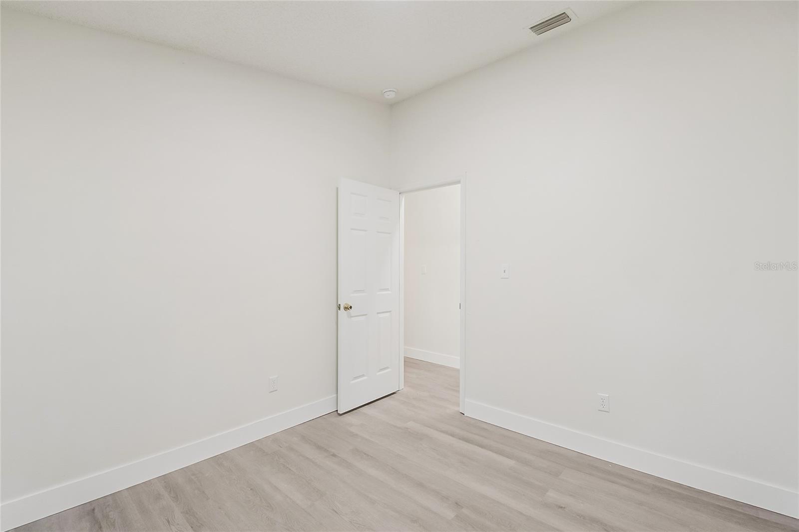 109 N FAULKNER AVENUE, Leesburg, FL 34748