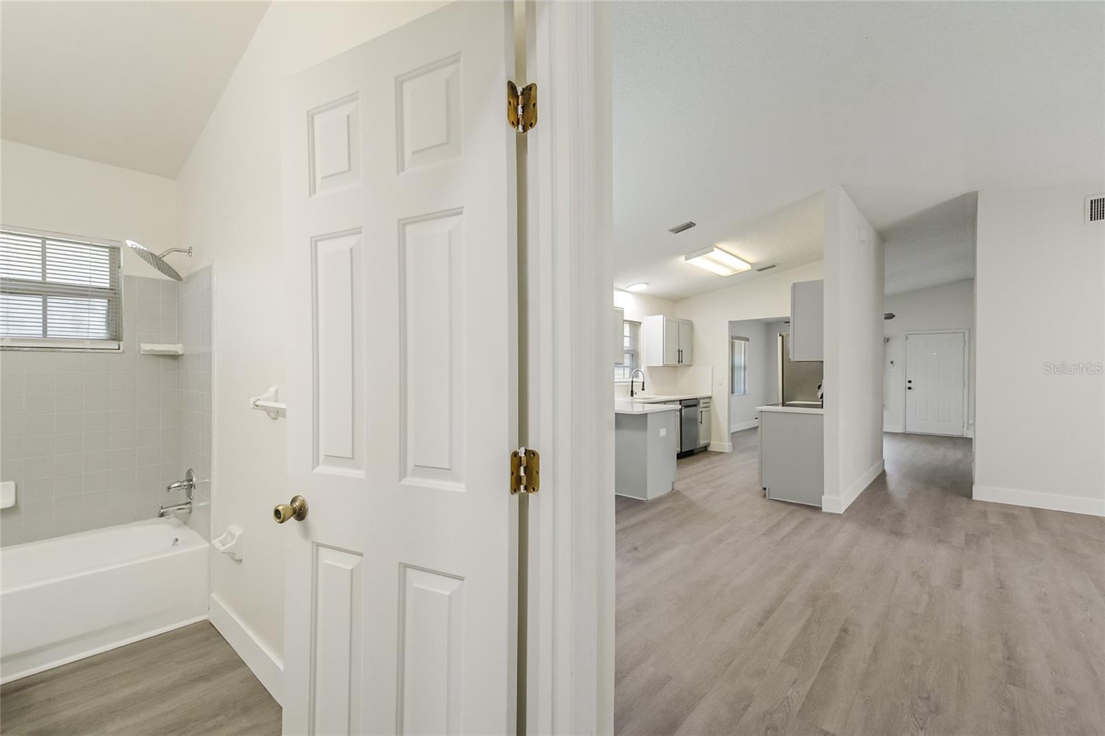109 N FAULKNER AVENUE, Leesburg, FL 34748