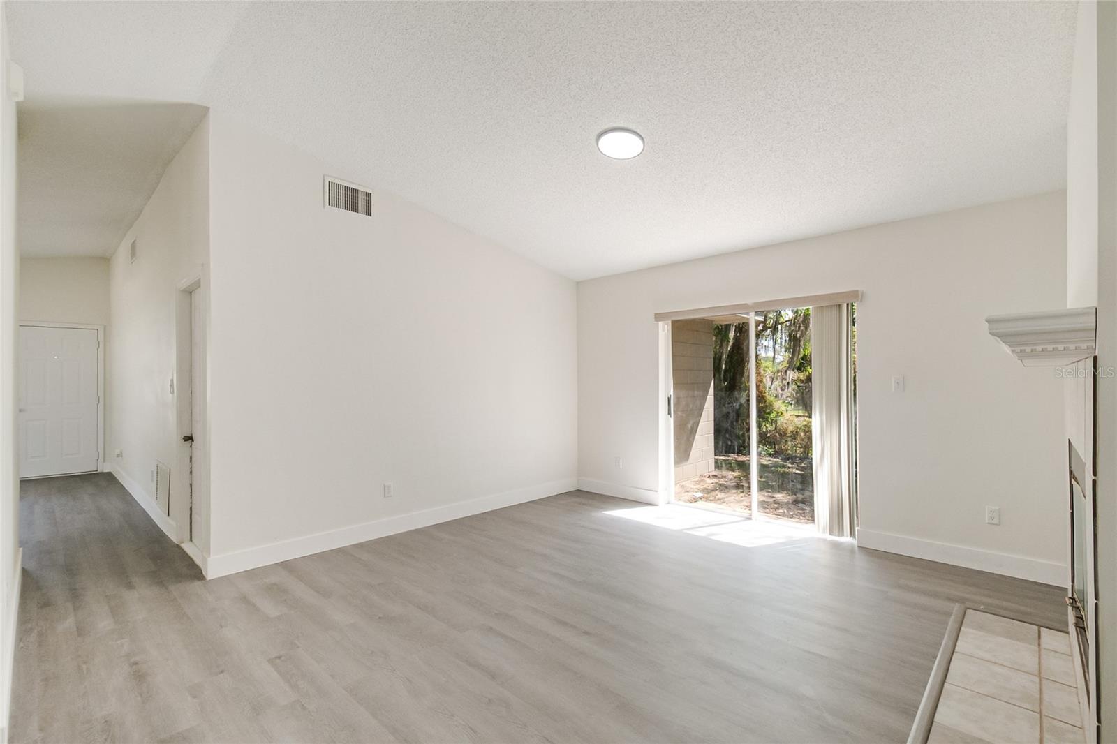 109 N FAULKNER AVENUE, Leesburg, FL 34748