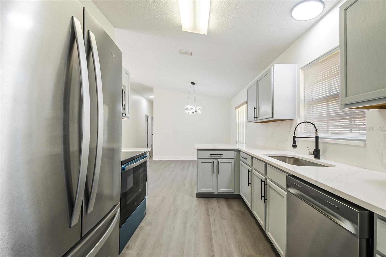 109 N FAULKNER AVENUE, Leesburg, FL 34748