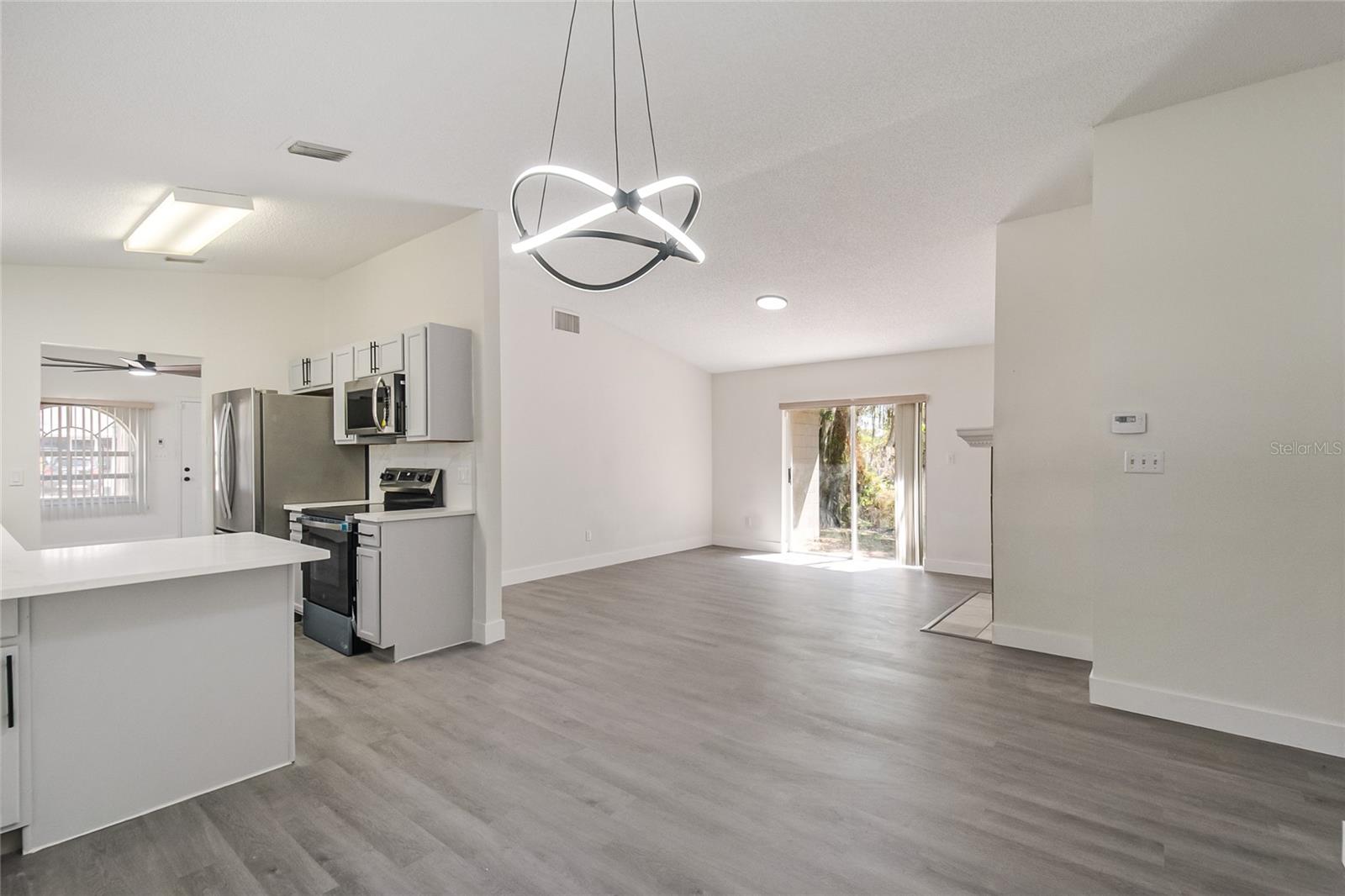 109 N FAULKNER AVENUE, Leesburg, FL 34748