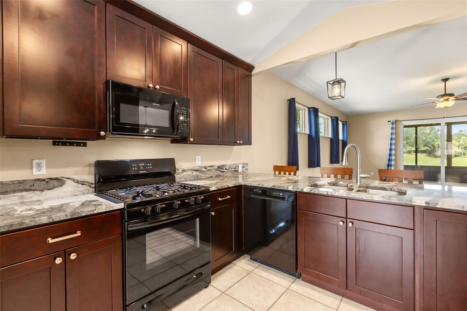 4991 PORTSMOUTH STREET, Tavares, FL 32778