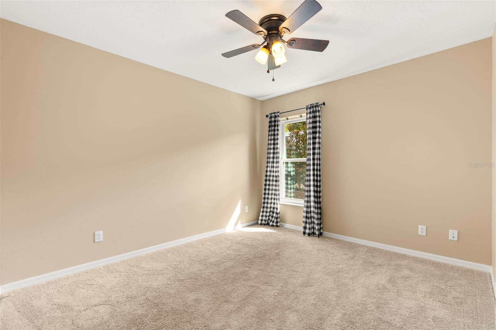 4991 PORTSMOUTH STREET, Tavares, FL 32778