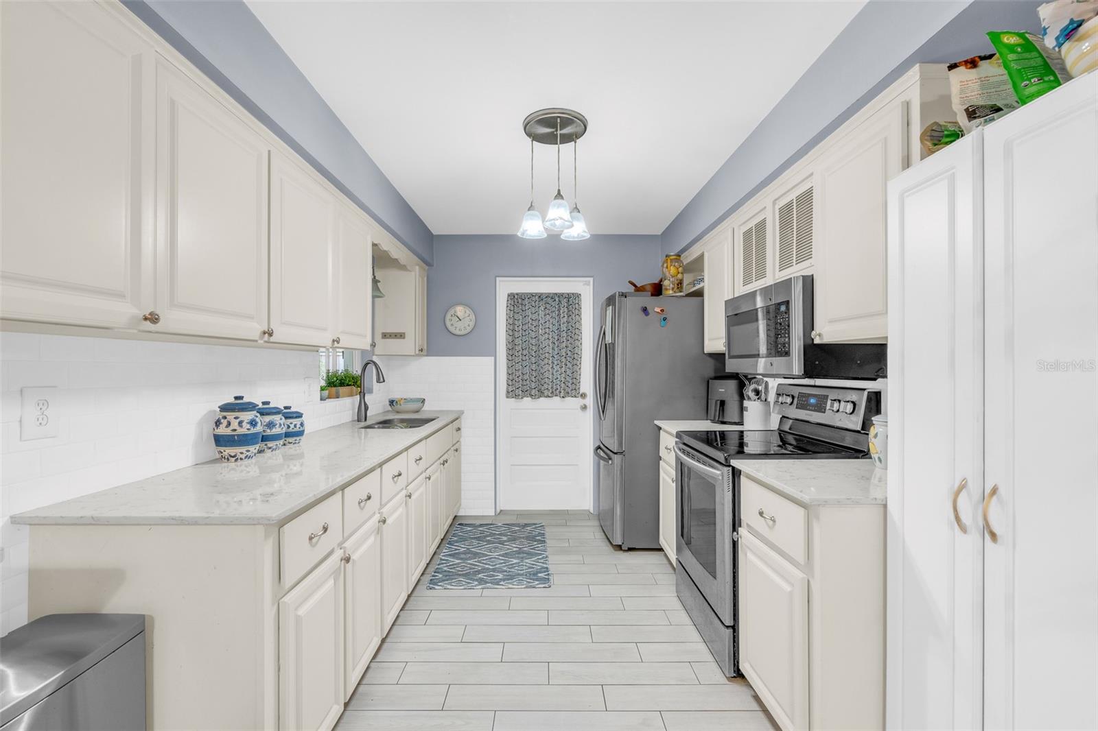 2221 E HARDING ST, Orlando, FL 32806