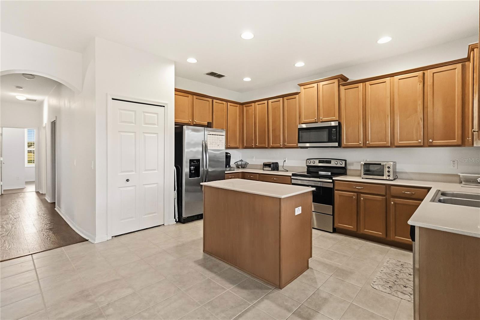 11827 SHELTERING PINE DRIVE, Orlando, FL 32836