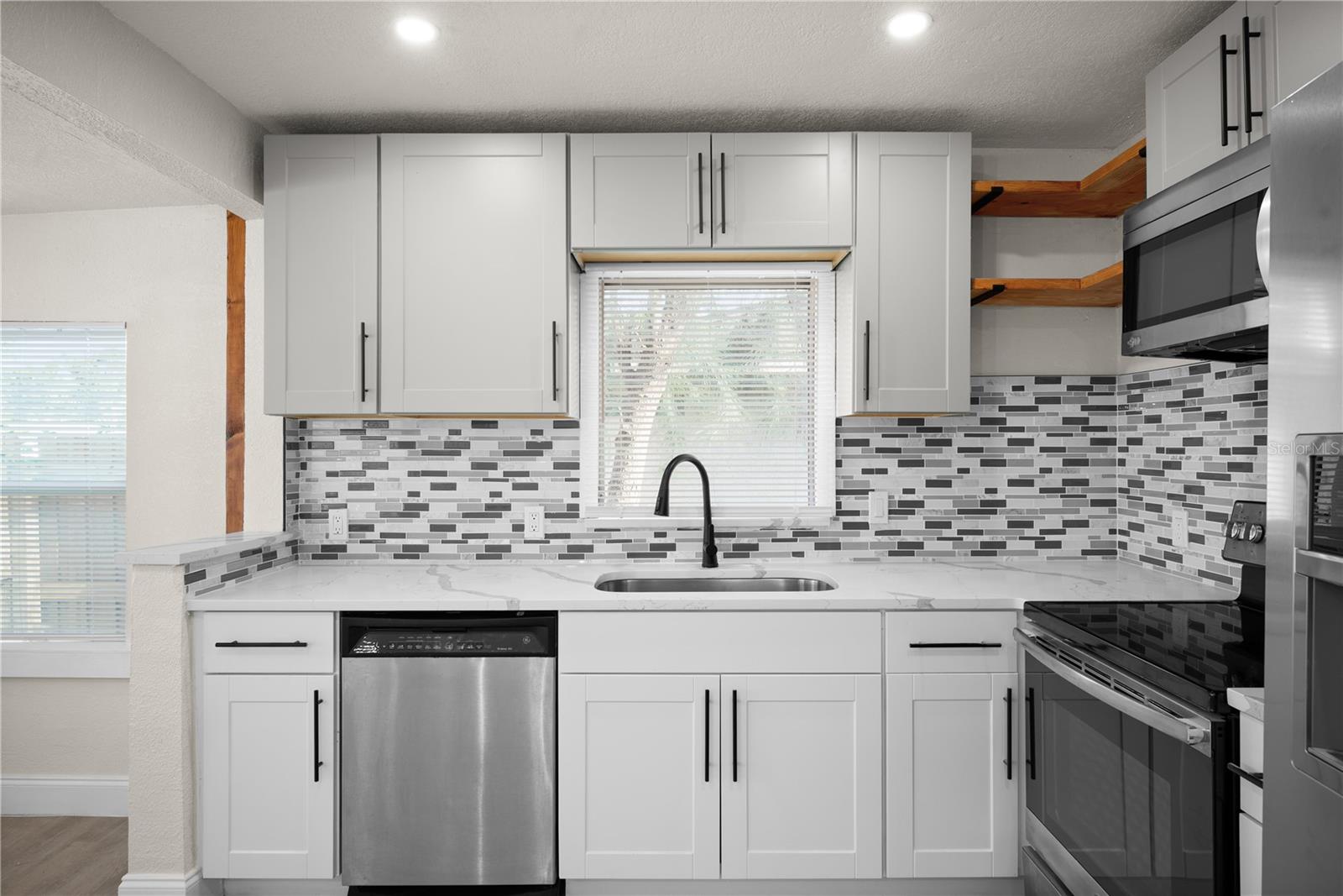 3445 40TH STREET N, St Petersburg, FL 33713