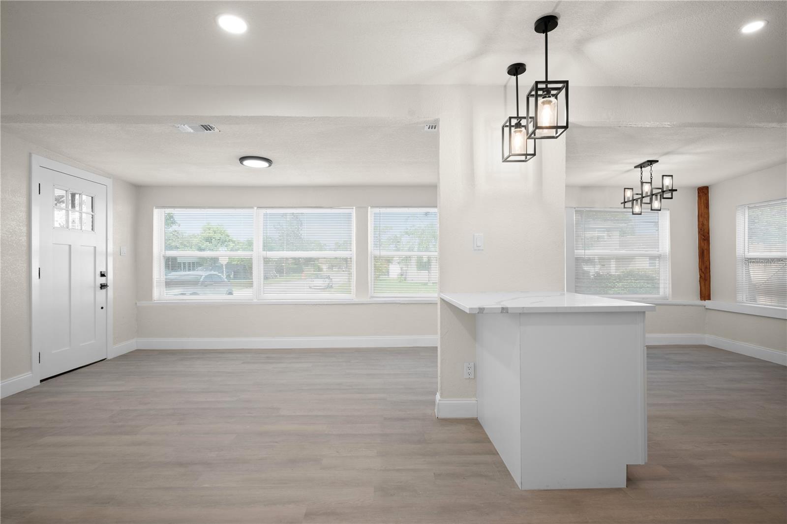 3445 40TH STREET N, St Petersburg, FL 33713