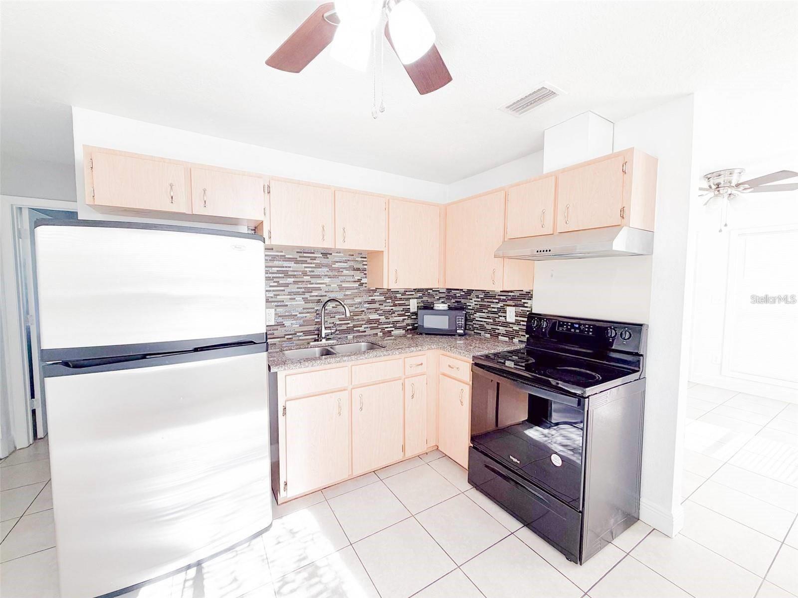 407 W BELLA VISTA STREET, Lakeland, FL 33805