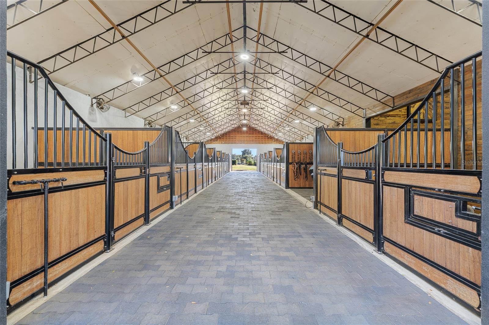 10310 GOPHER ROAD, Howey In The Hills, FL 34737