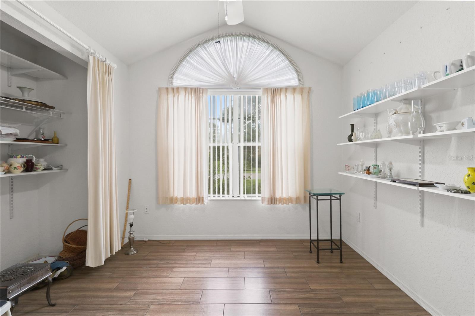Guest Room 1/ Office on Tile