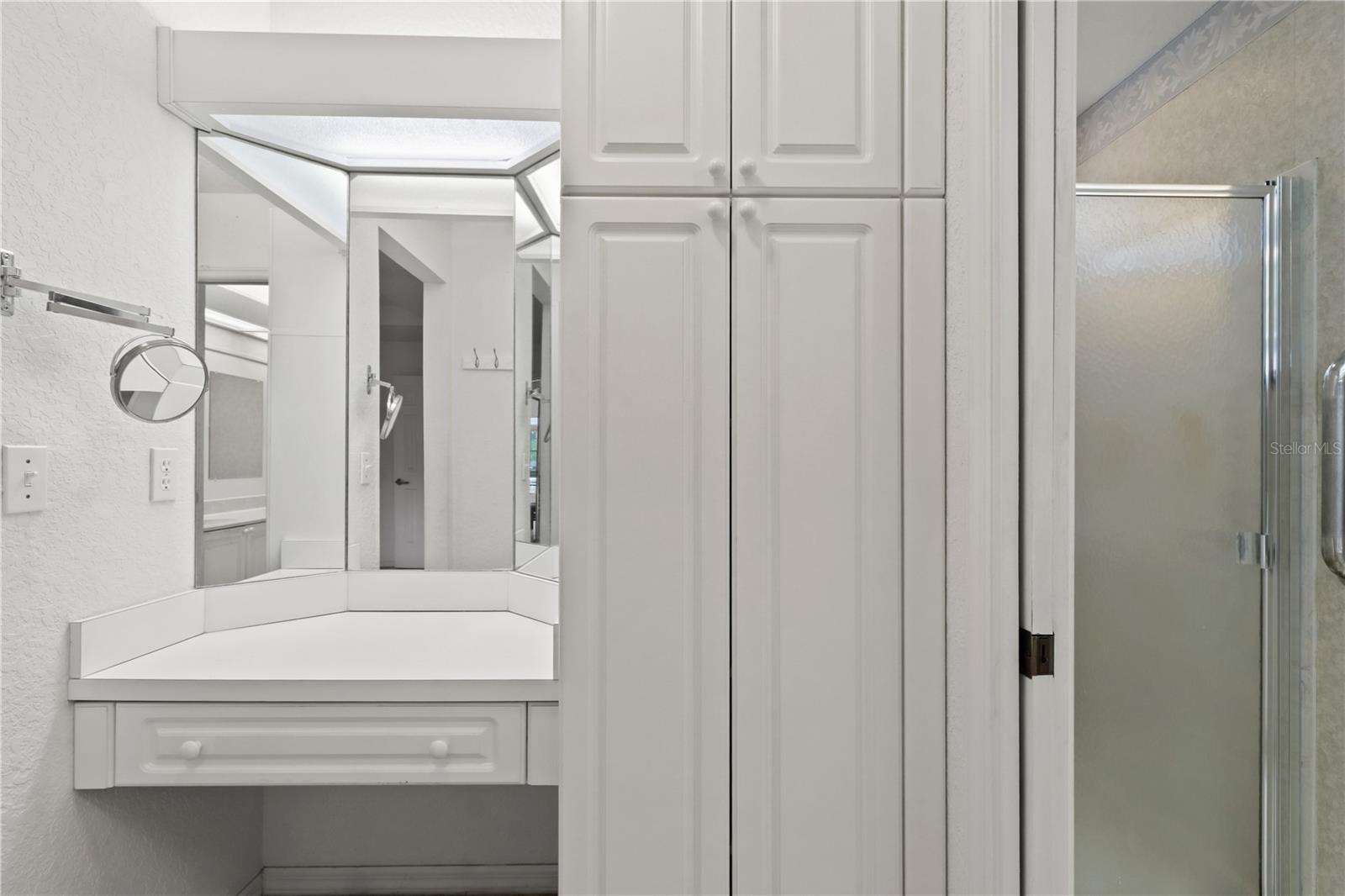 Ensuite Vanity