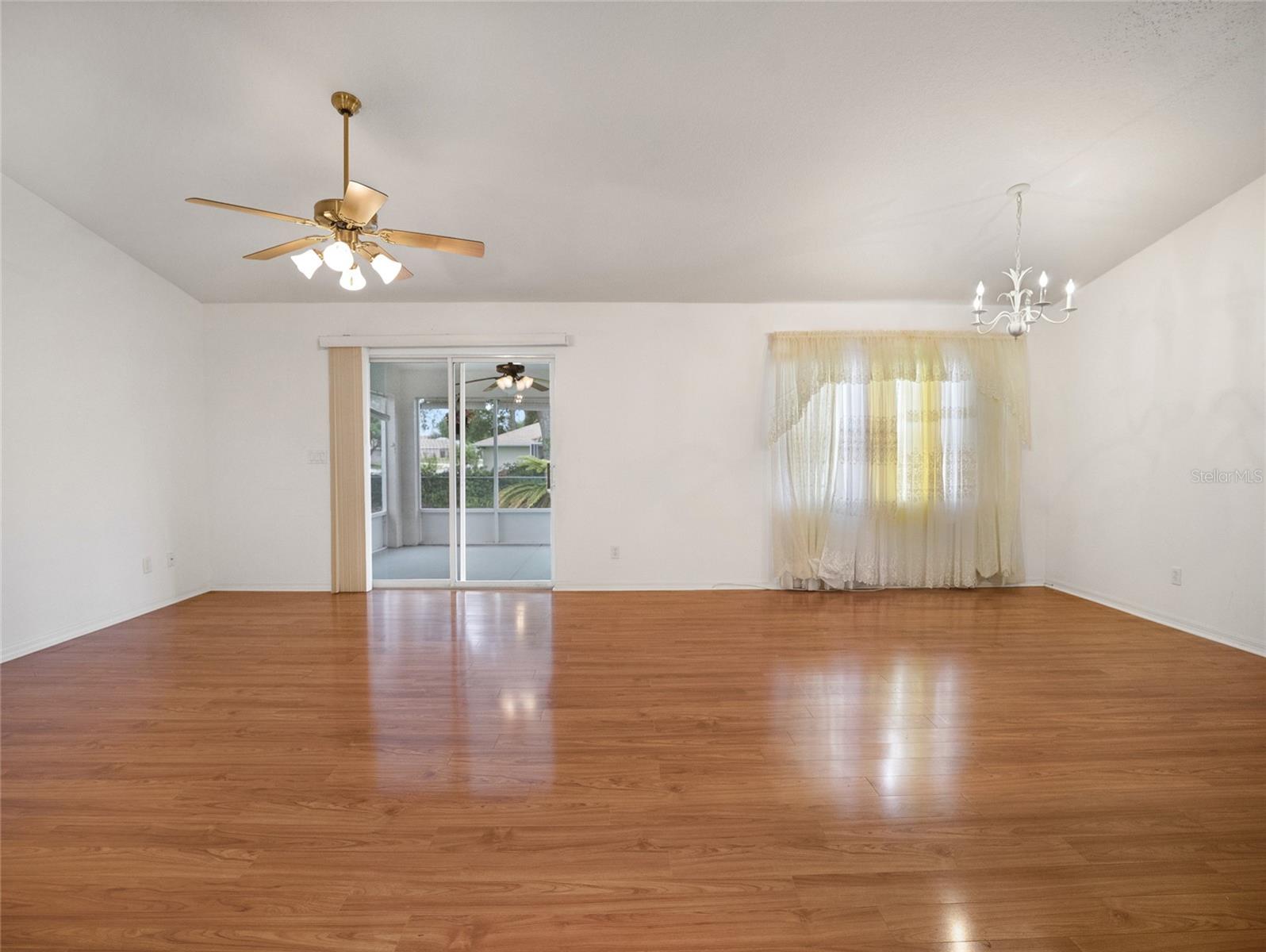Living Room/Dinning Room