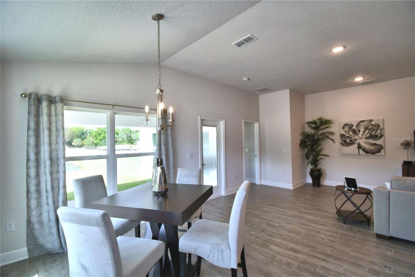 Similar home with same floorplan. Colors and options may vary. Similar home with same floorplan. Colors and options may vary.