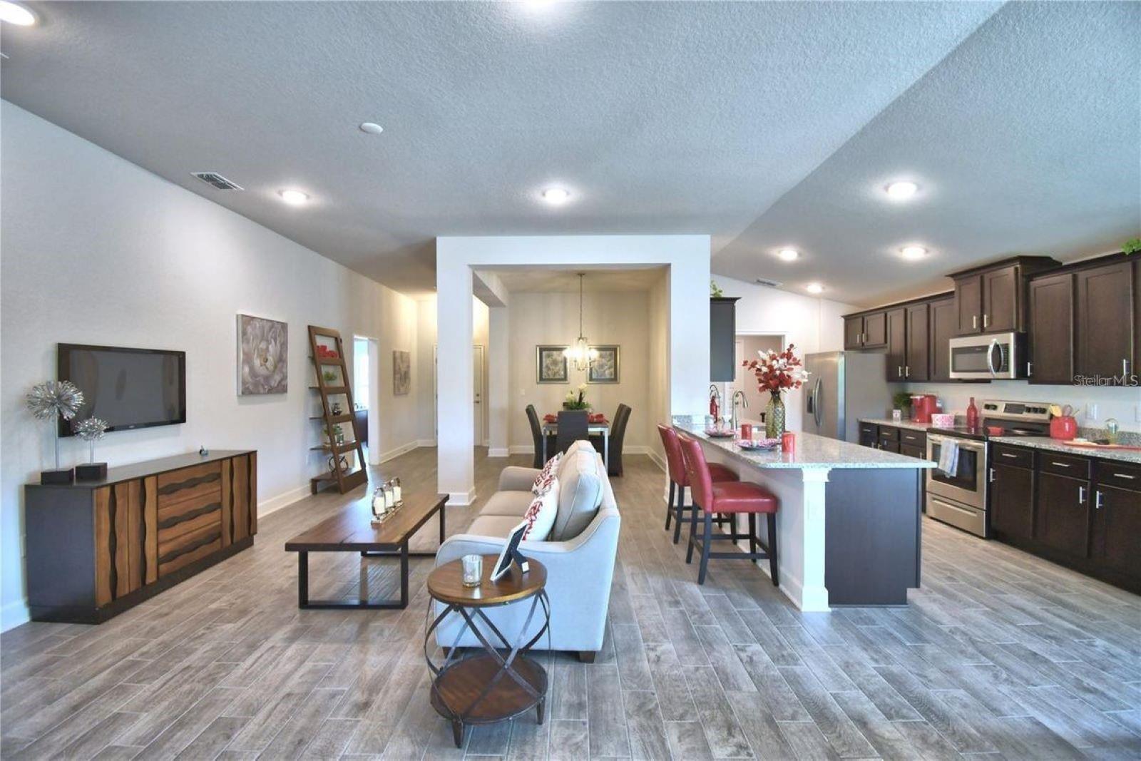Similar home with same floorplan. Colors and options may vary. Similar home with same floorplan. Colors and options may vary.