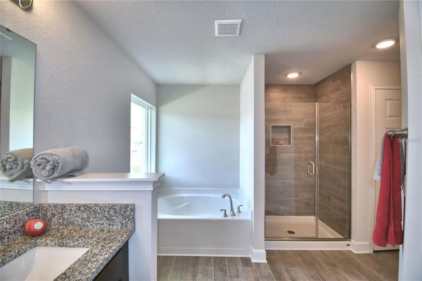 Similar home with same floorplan. Colors and options may vary.