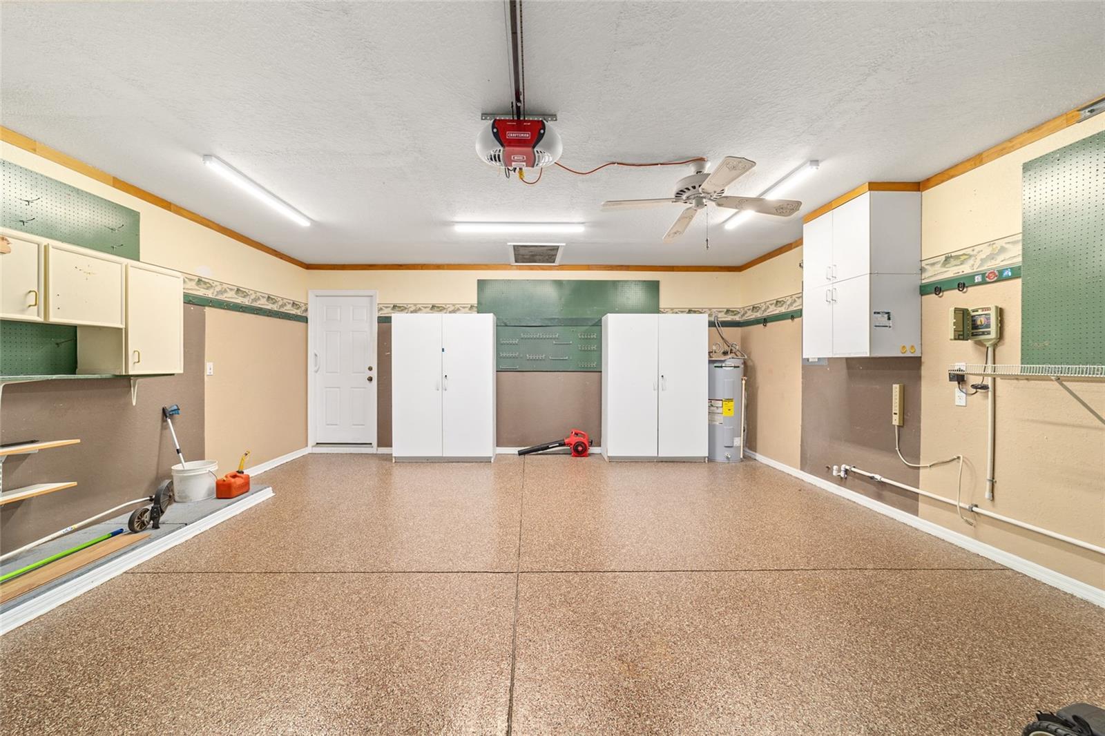 EPOXY GARAGE FLOOR, DRIVEWAY & SIDEWALK