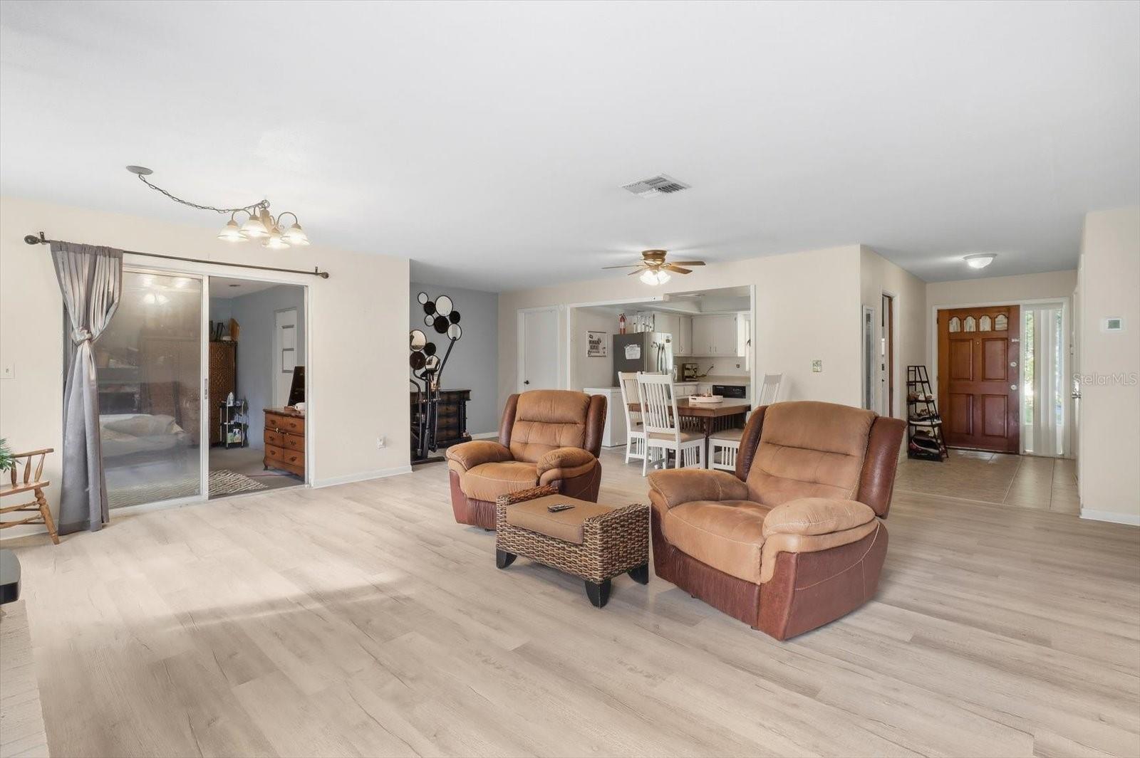 937 N MCGOWAN AVENUE, Crystal River, FL 34429