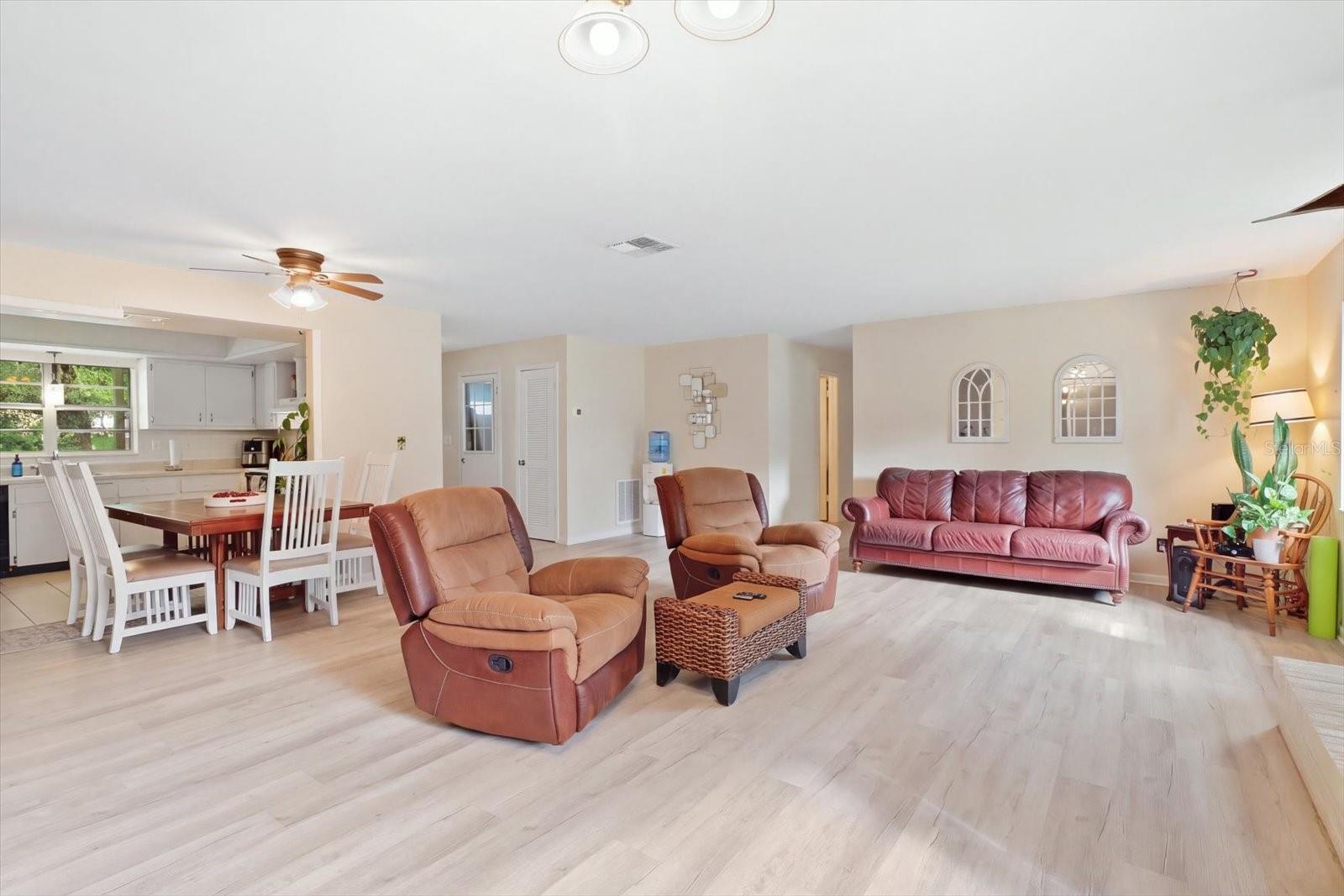937 N MCGOWAN AVENUE, Crystal River, FL 34429