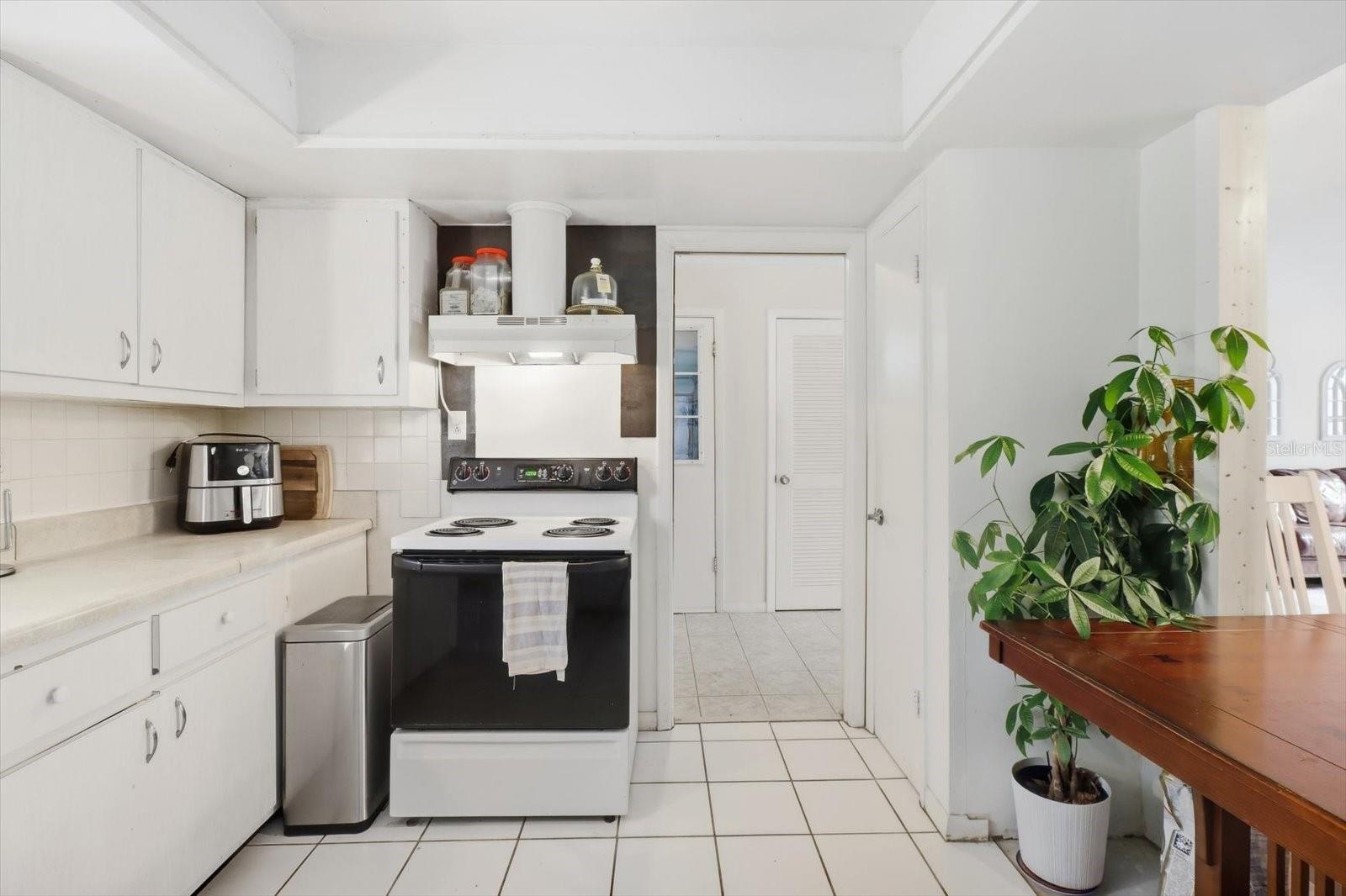 937 N MCGOWAN AVENUE, Crystal River, FL 34429 937 N MCGOWAN AVENUE, Crystal River, FL 34429