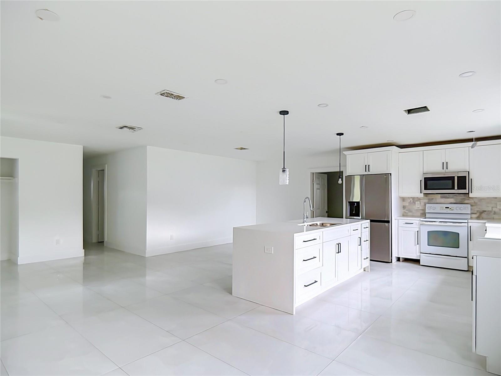 1514 WRIGHT DRIVE, Lakeland, FL 33805