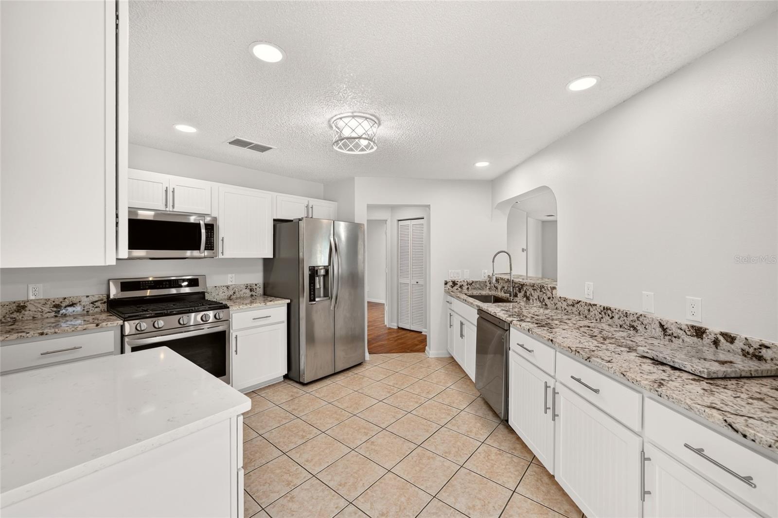 9469 SW 93RD LOOP, Ocala, FL 34481