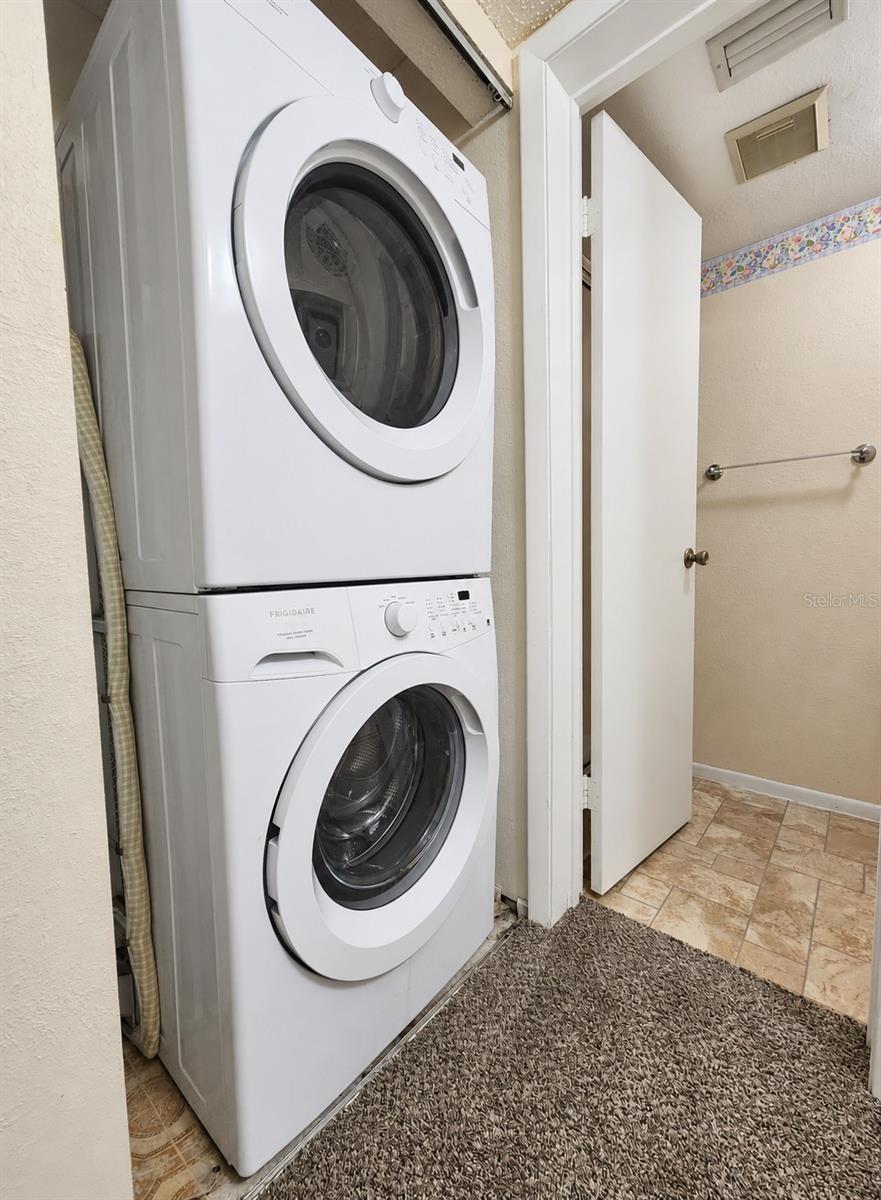 Washer/Dryer Included