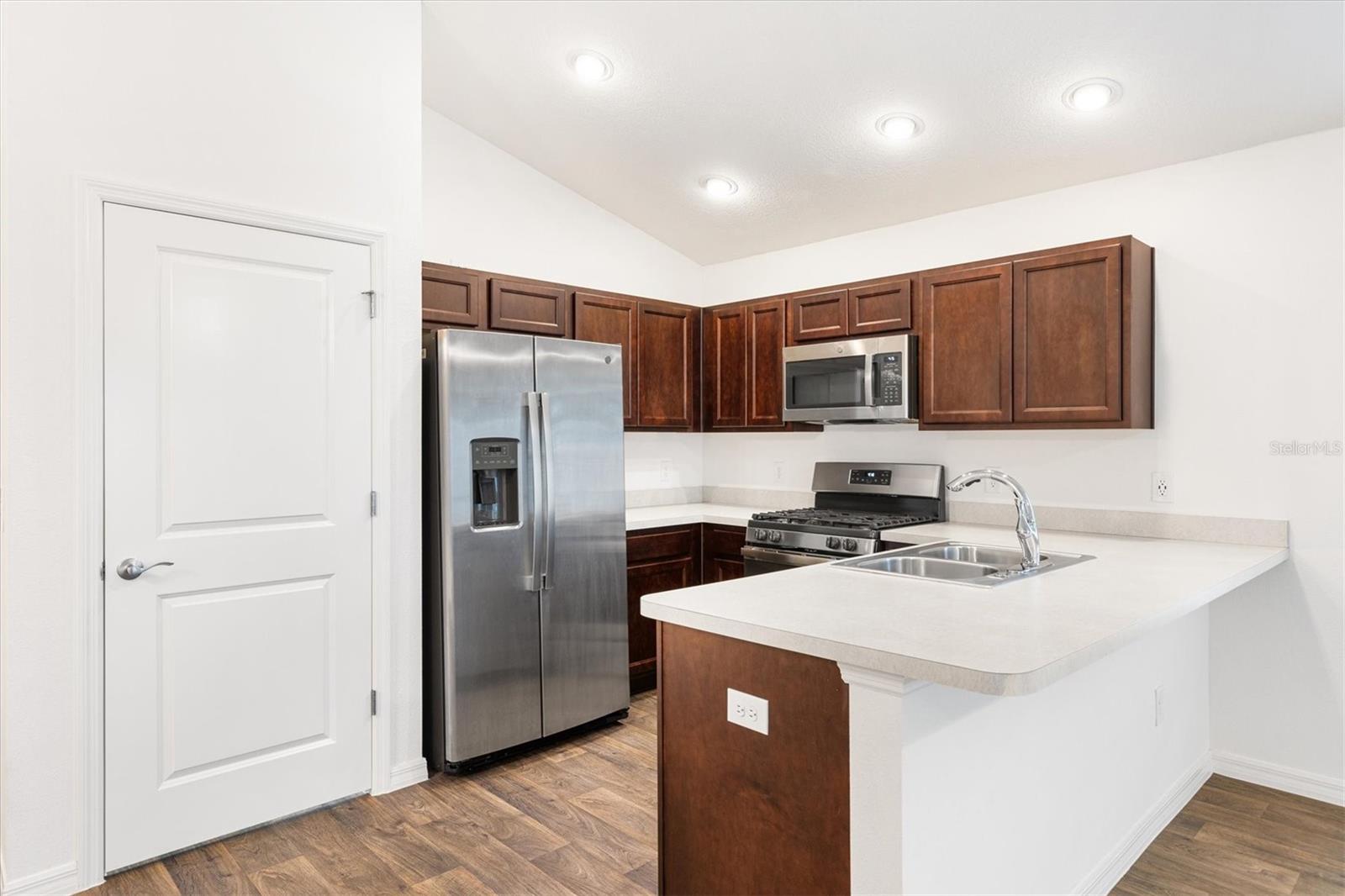 6225 DINGMAN WAY, The Villages, FL 32163 6225 DINGMAN WAY, The Villages, FL 32163