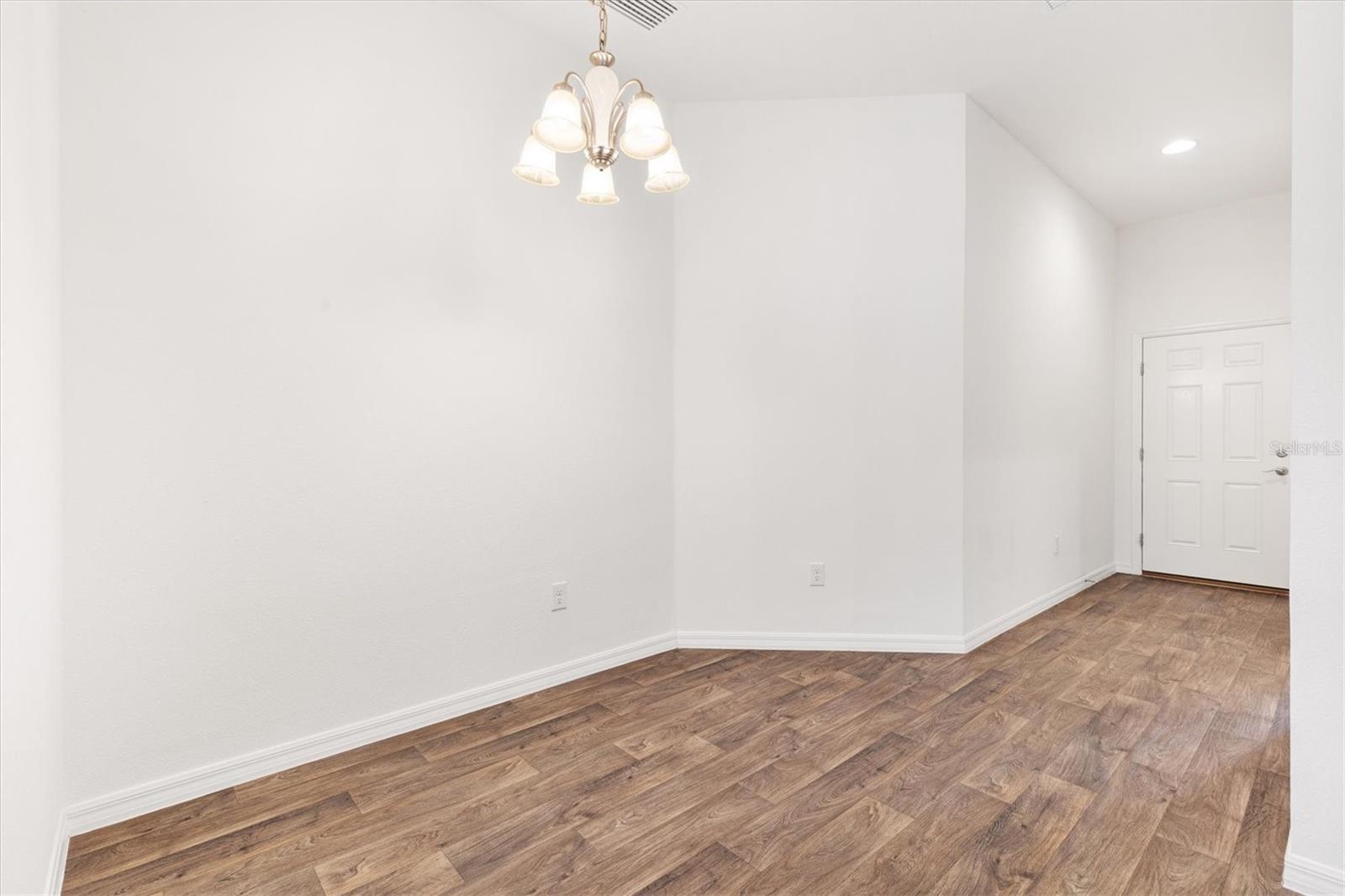 6225 DINGMAN WAY, The Villages, FL 32163 6225 DINGMAN WAY, The Villages, FL 32163