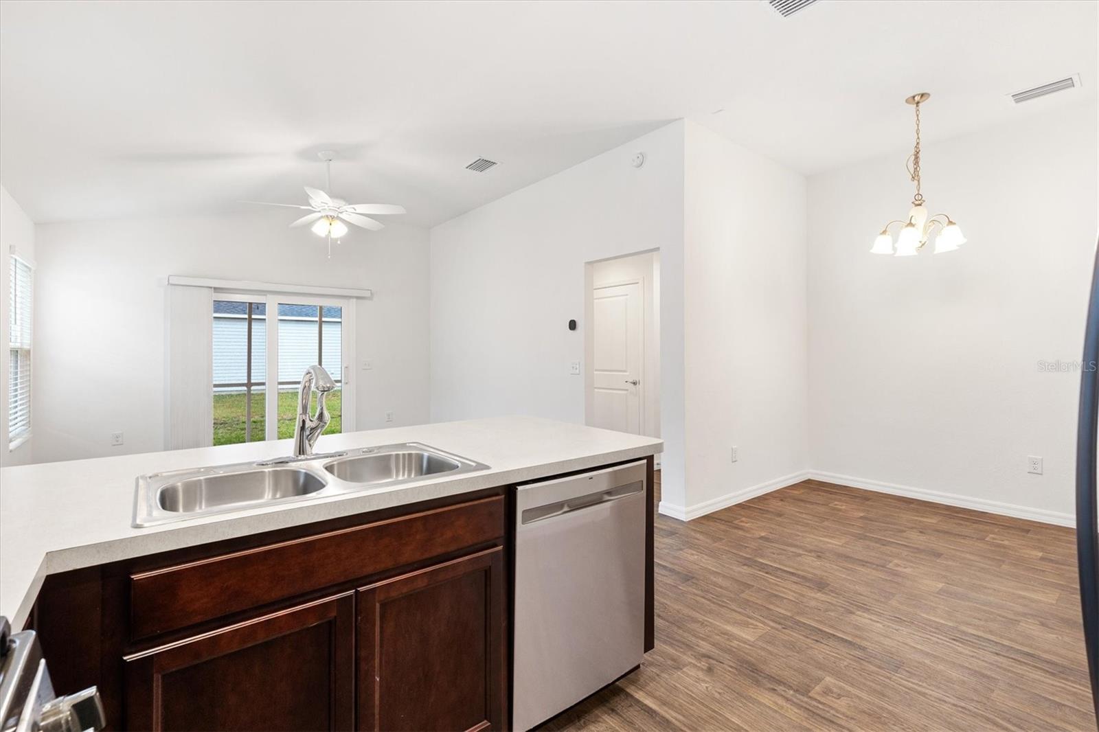 6225 DINGMAN WAY, The Villages, FL 32163 6225 DINGMAN WAY, The Villages, FL 32163