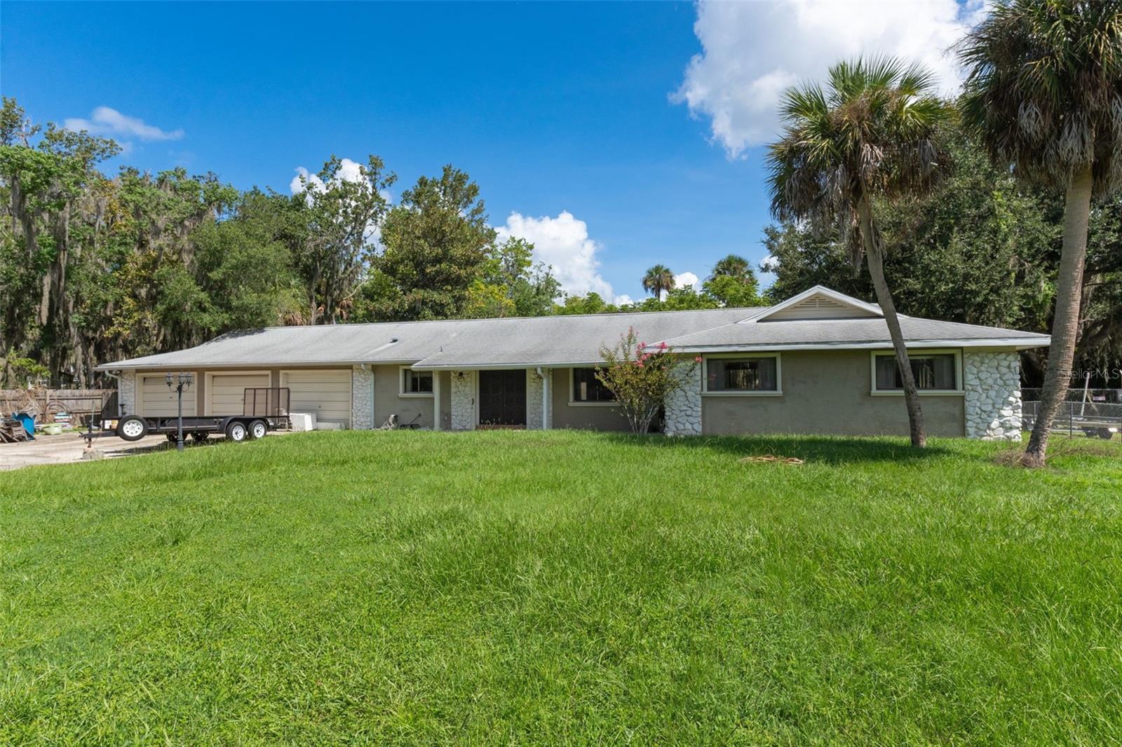 149 & 151 SE PARADISE POINT ROAD, Crystal River, FL 34429
