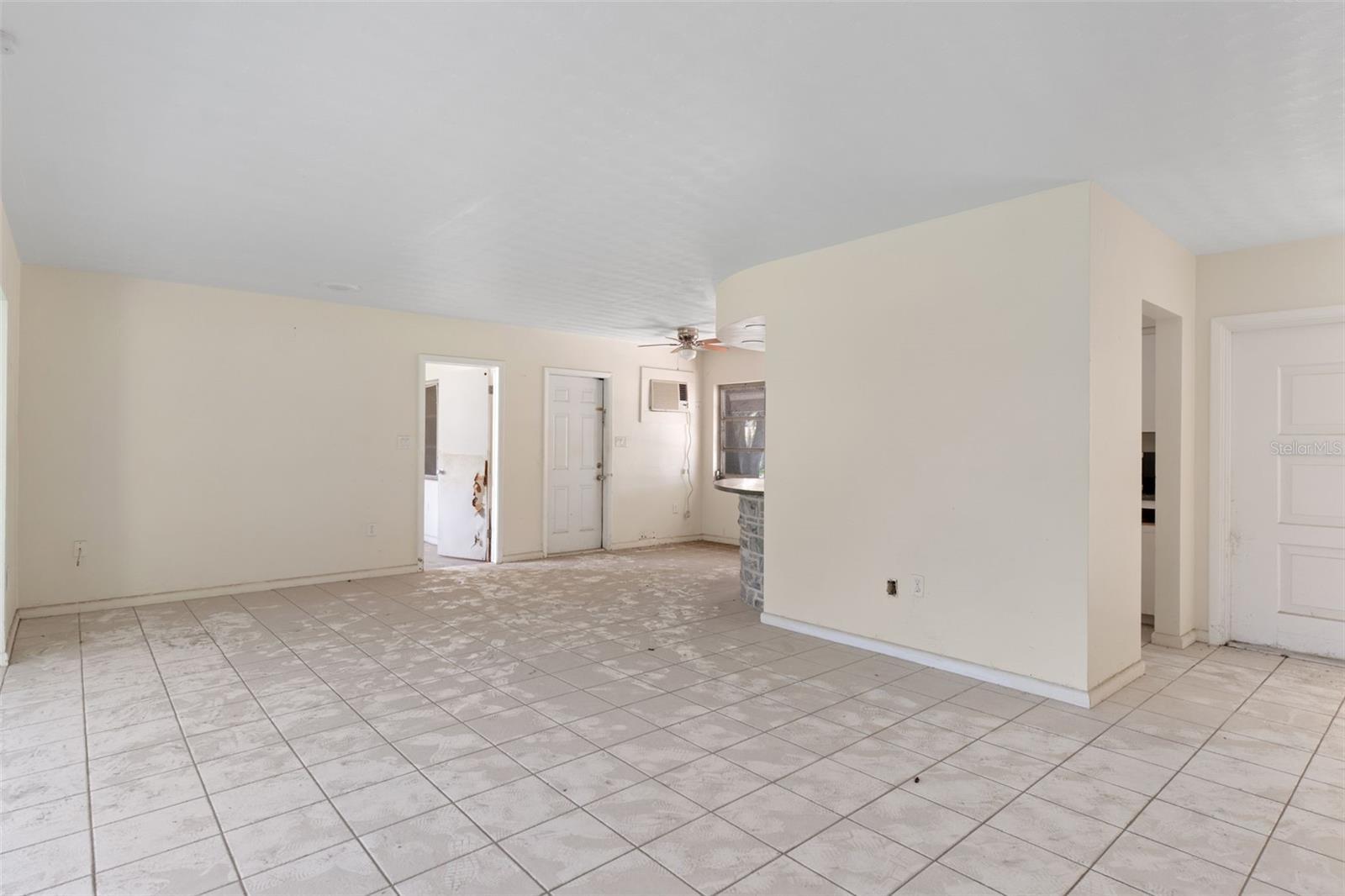 149 & 151 SE PARADISE POINT ROAD, Crystal River, FL 34429