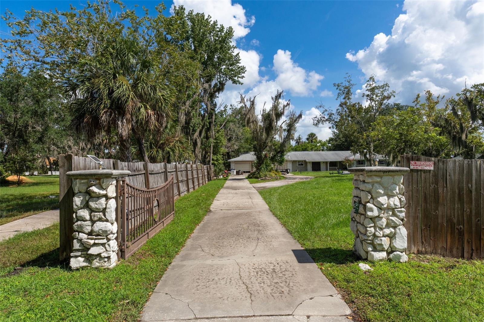 149 & 151 SE PARADISE POINT ROAD, Crystal River, FL 34429