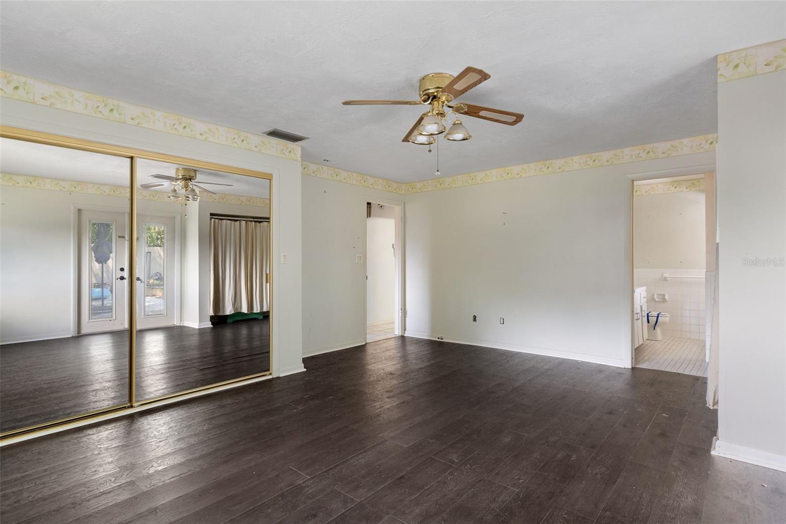 149 & 151 SE PARADISE POINT ROAD, Crystal River, FL 34429