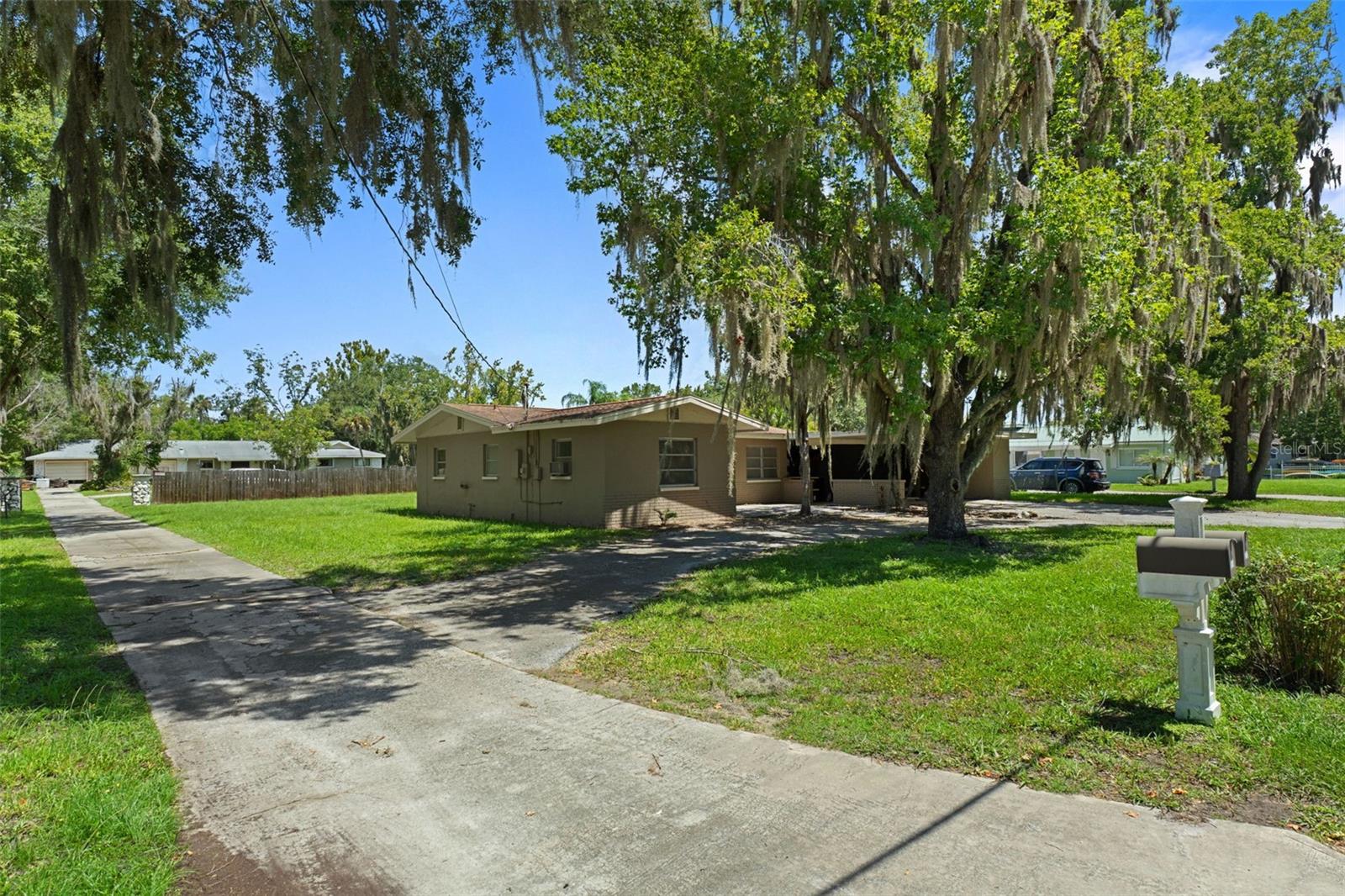 149 & 151 SE PARADISE POINT ROAD, Crystal River, FL 34429