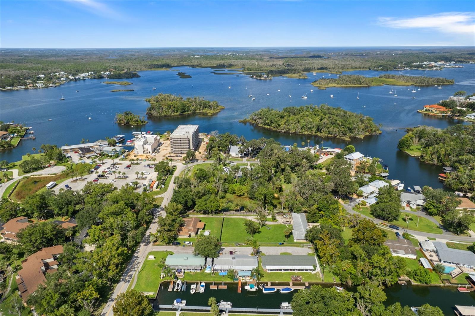 149 & 151 SE PARADISE POINT ROAD, Crystal River, FL 34429