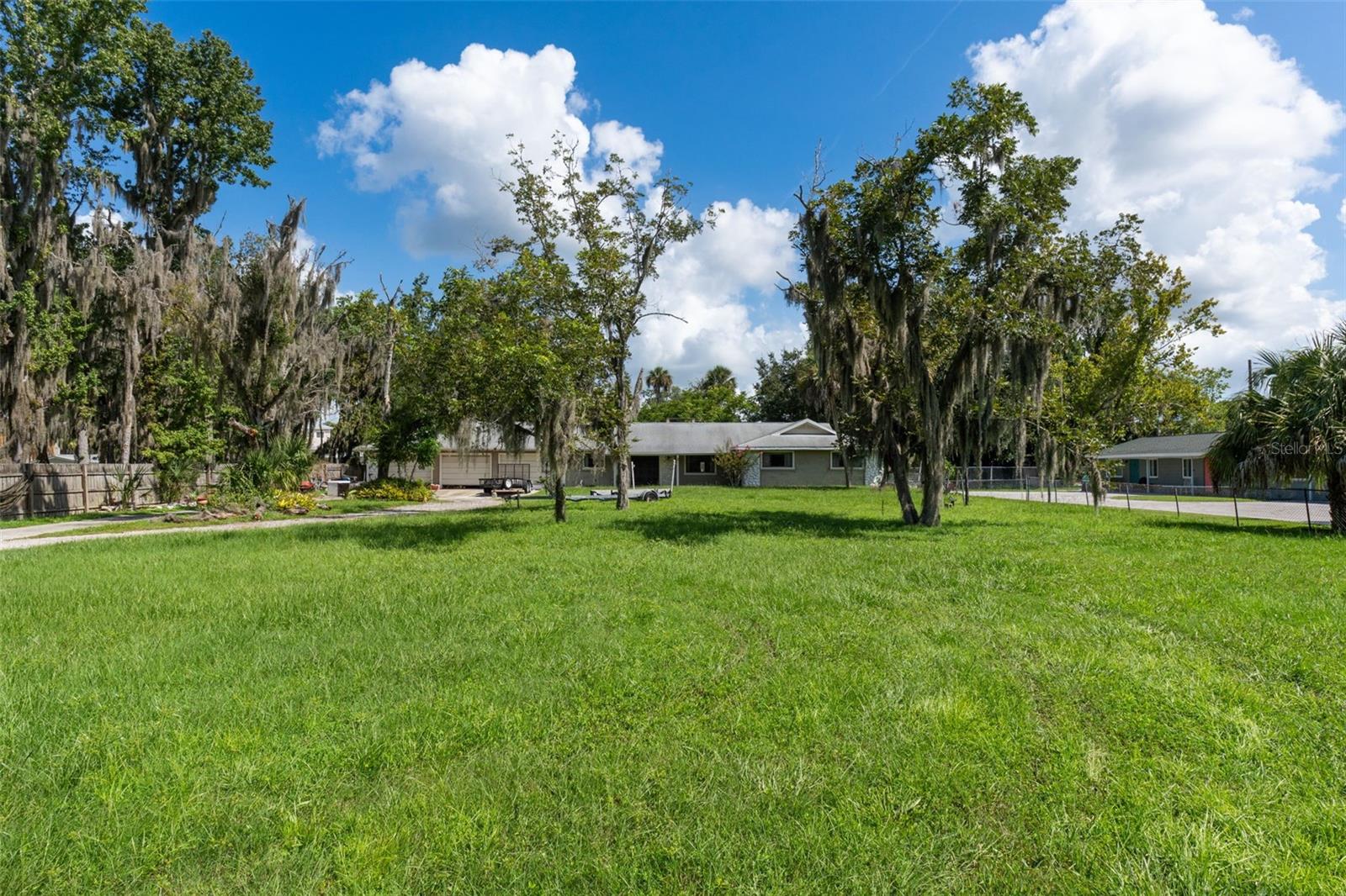 149 & 151 SE PARADISE POINT ROAD, Crystal River, FL 34429