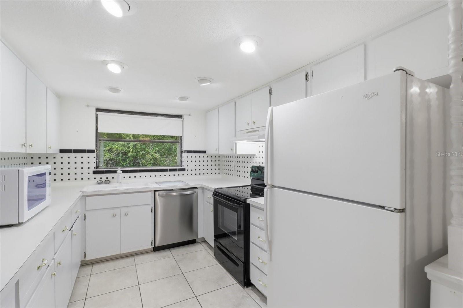 30 SYCAMORE CIRCLE, Homosassa, FL 34446