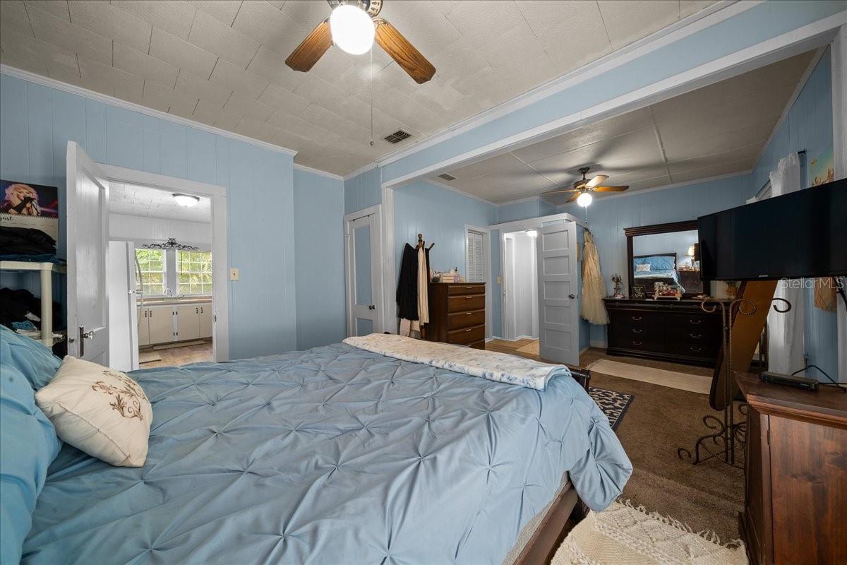 722 NE 35THST