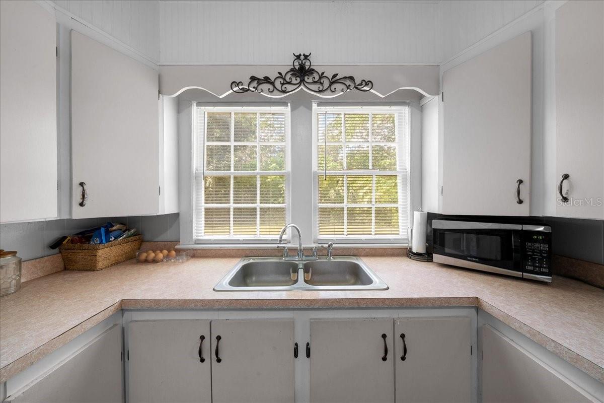 722 NE 35TH