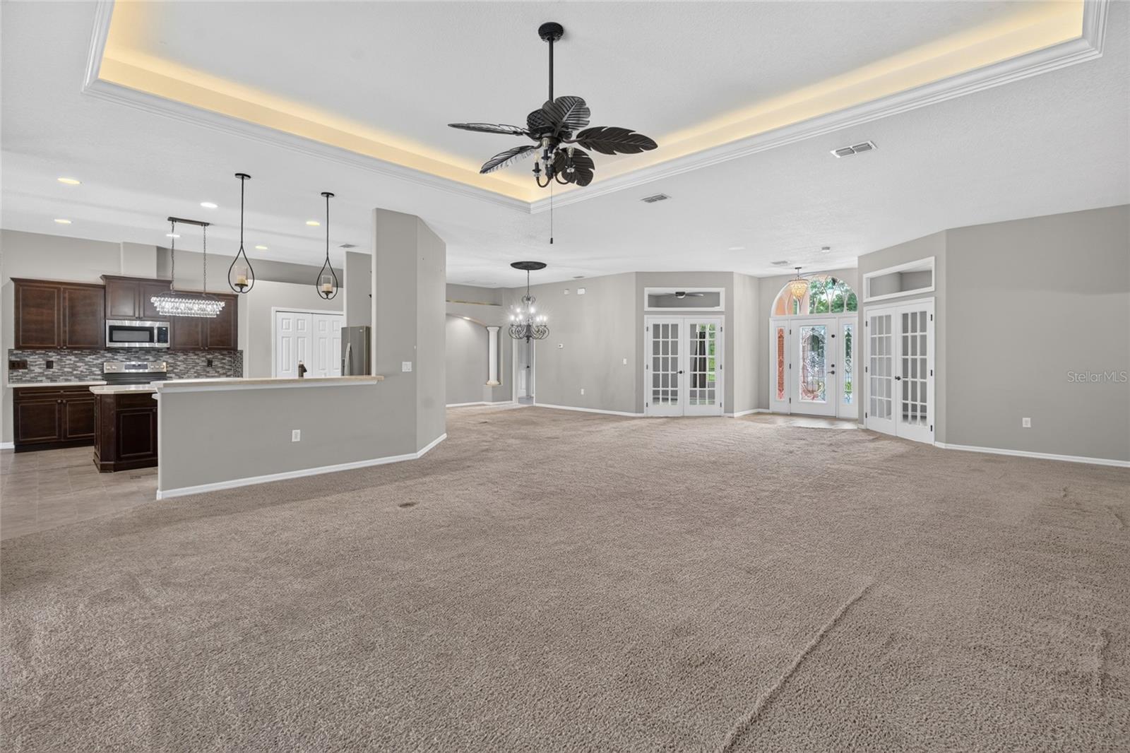 Spacious Great Room Spacious Great Room