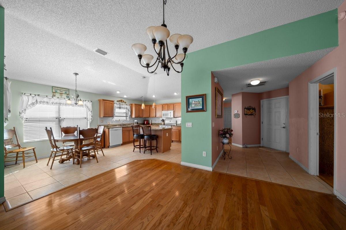 Dining/Kitchen